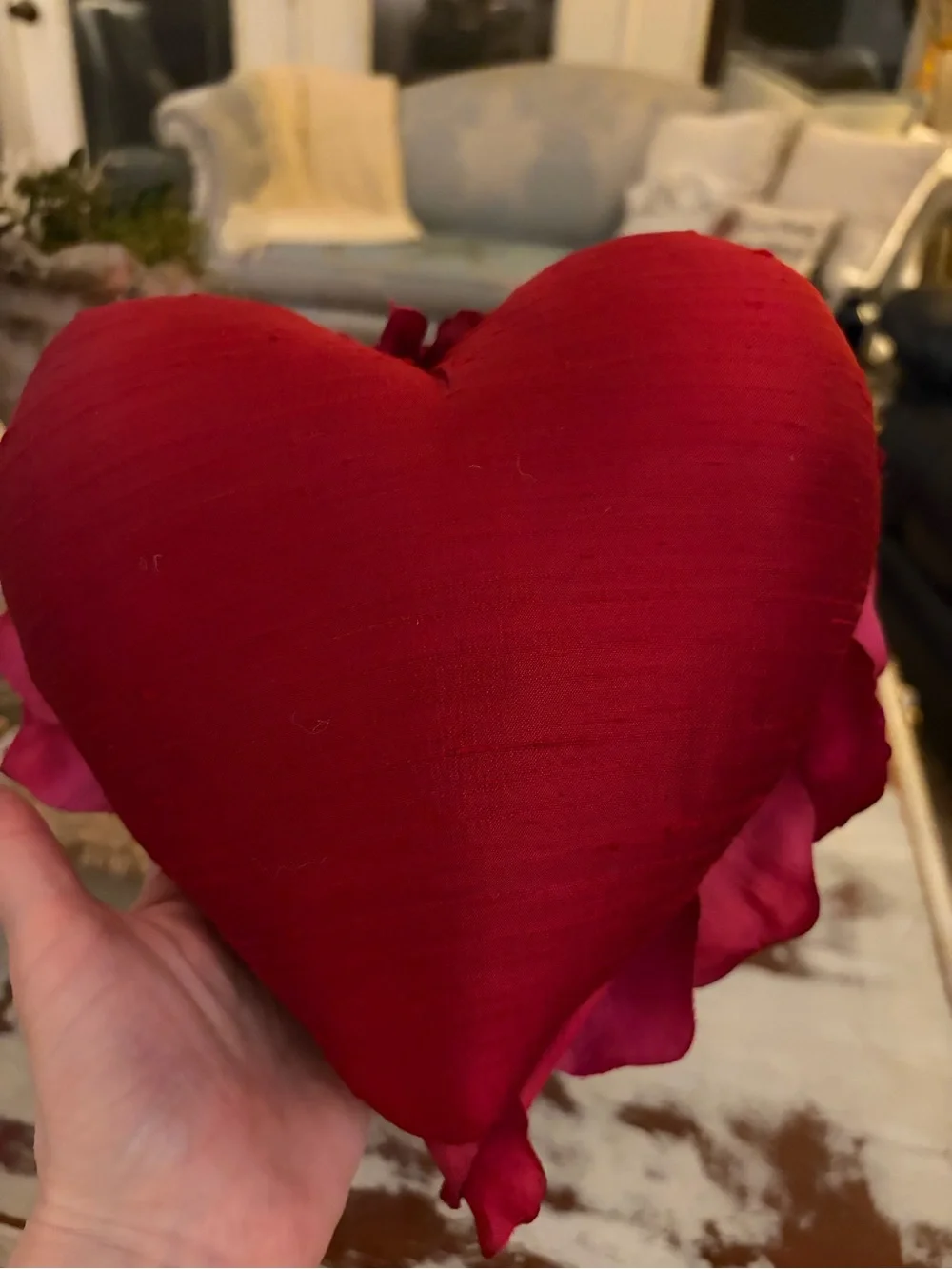 EUC Bella Rosa Luxury Red Heart-Shaped Silk Flower Accent by Touch of Class
